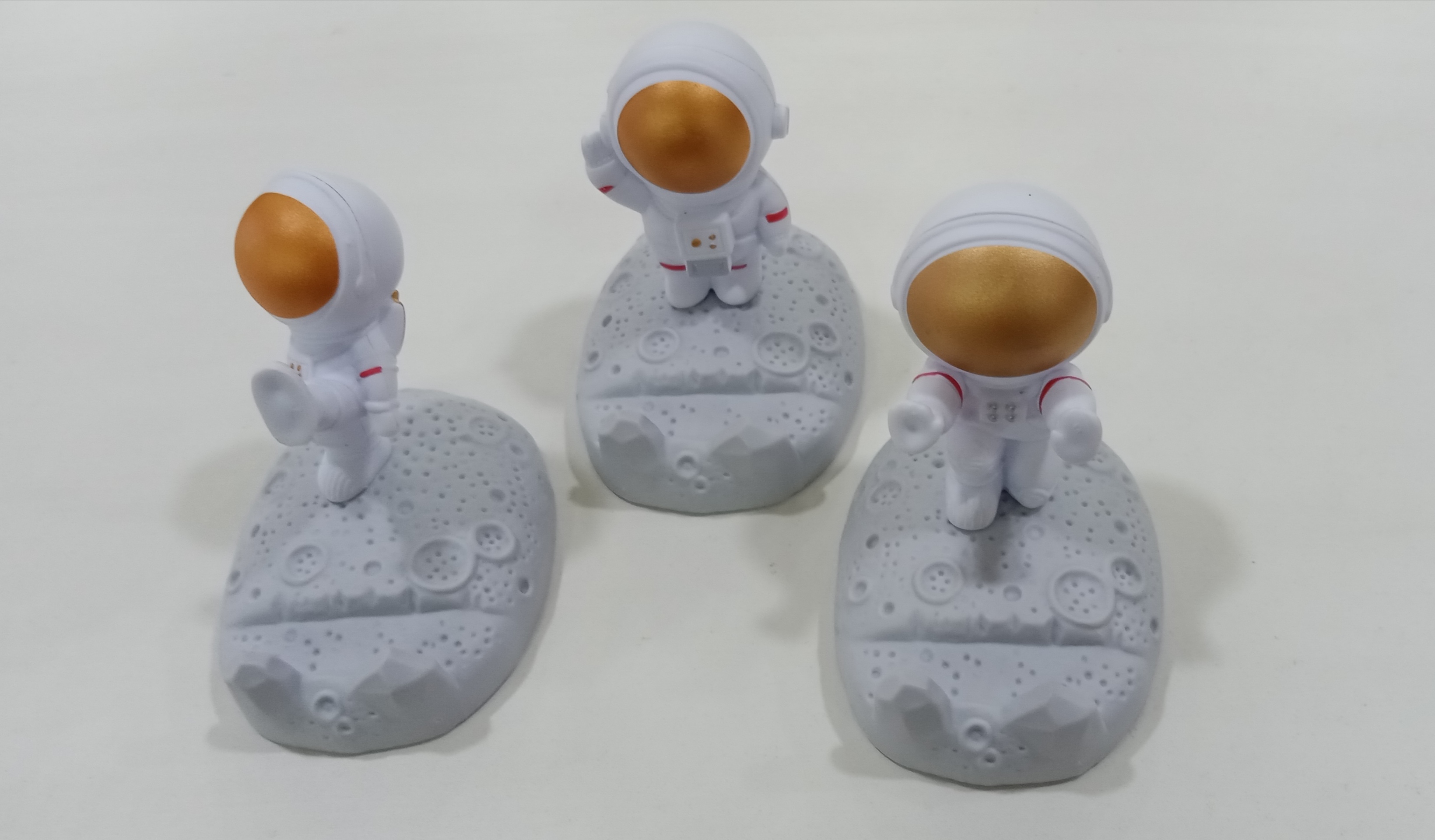 Soporte para celular astronauta