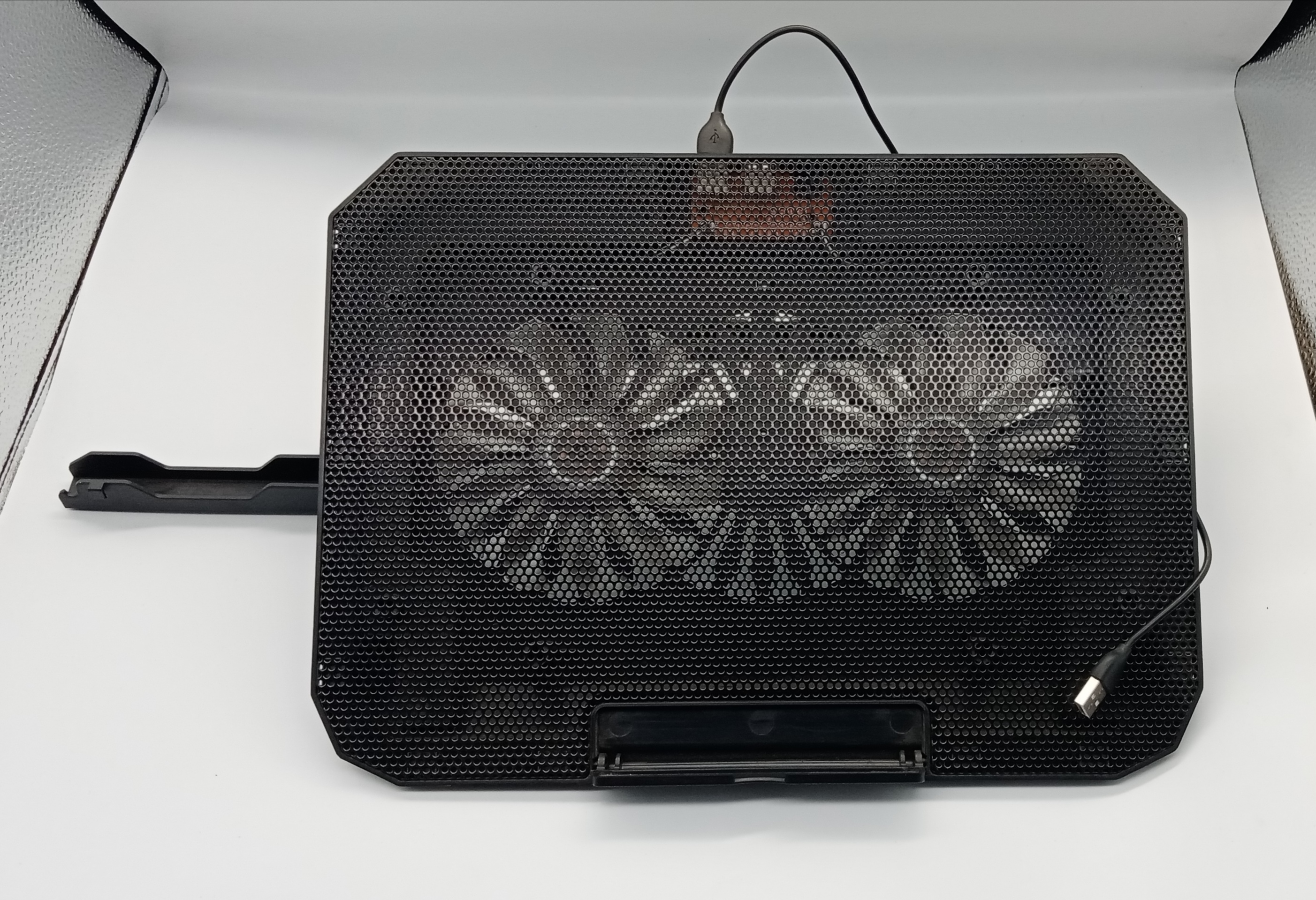 Cooler Gamer RGB con soporte de celular