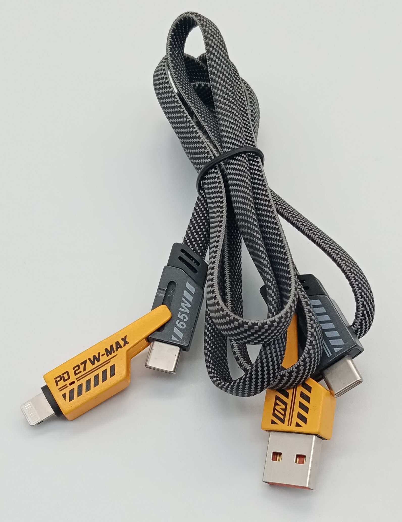 Cable 4 en 1 Tipo C, usb C, USB y Lightning